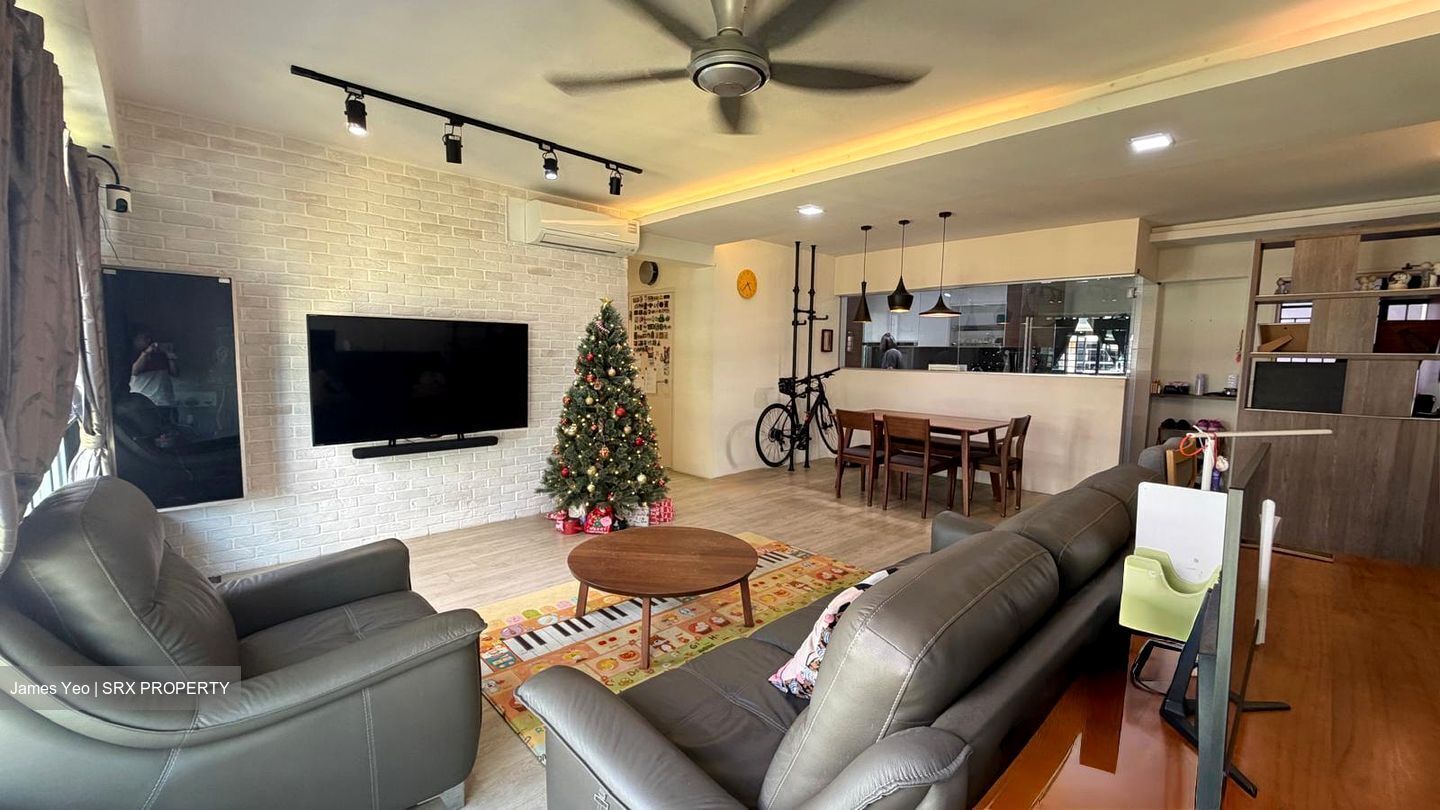 Blk 428B Floral Spring @ Yishun (Yishun), HDB 5 Rooms #513837181